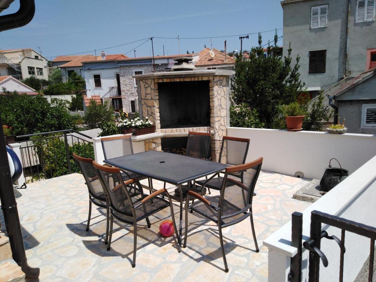 Kaprije Apartmani Tina I Ena Kültér fotó