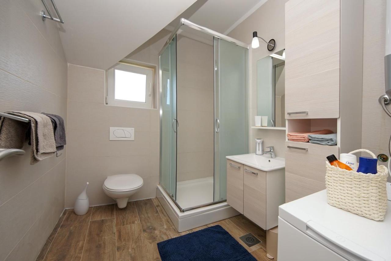 Kaprije Apartmani Tina I Ena Kültér fotó