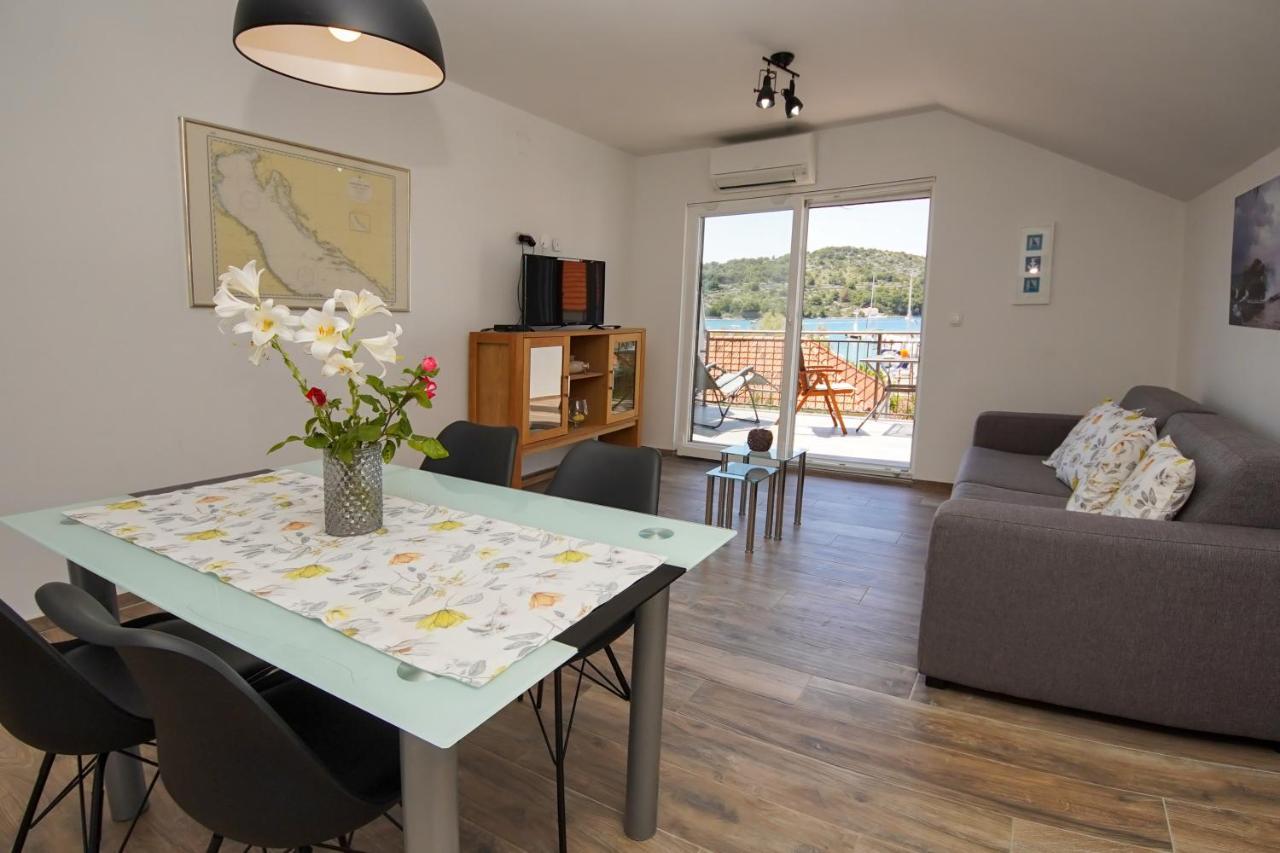 Kaprije Apartmani Tina I Ena Kültér fotó