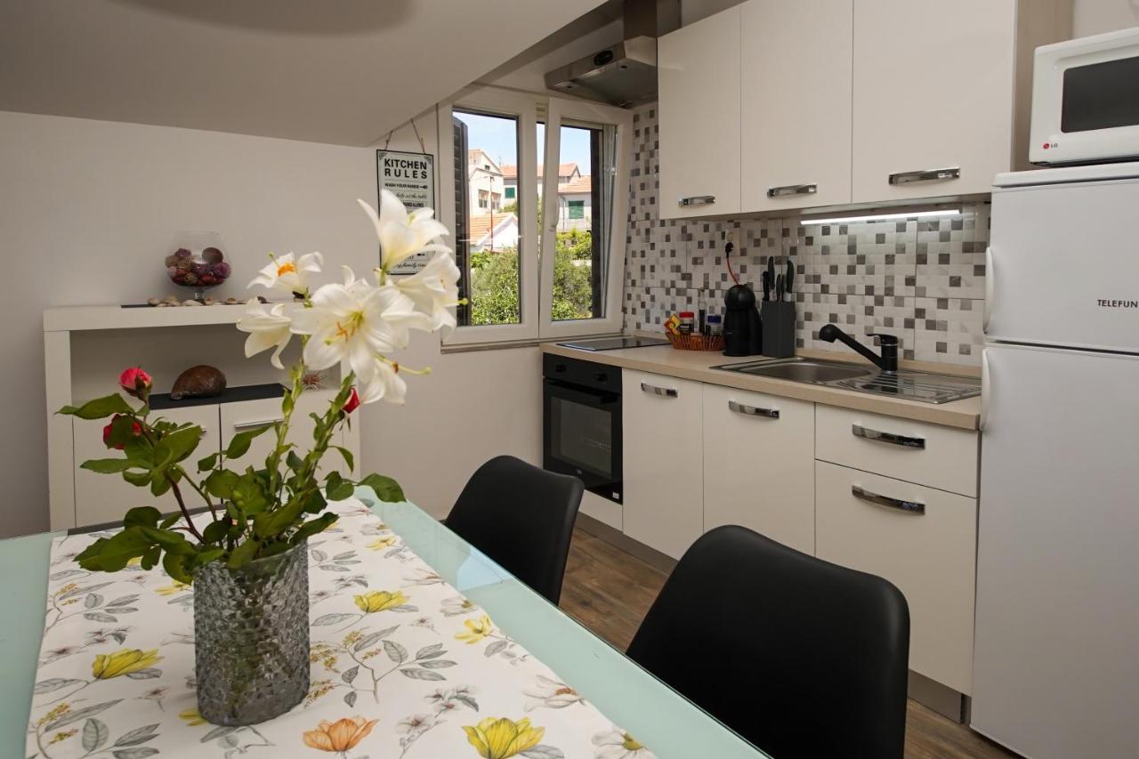 Kaprije Apartmani Tina I Ena Kültér fotó