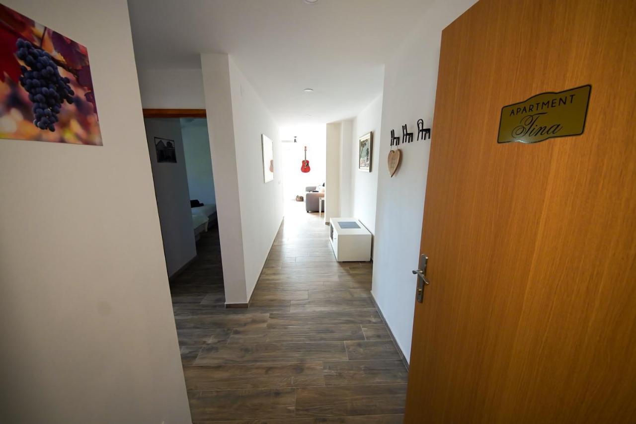 Kaprije Apartmani Tina I Ena Kültér fotó