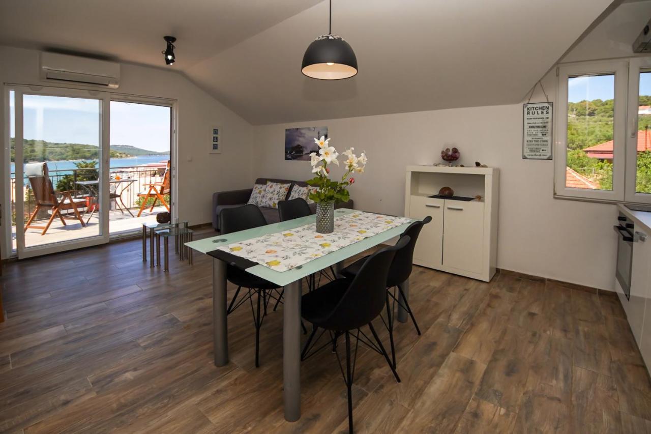 Kaprije Apartmani Tina I Ena Kültér fotó