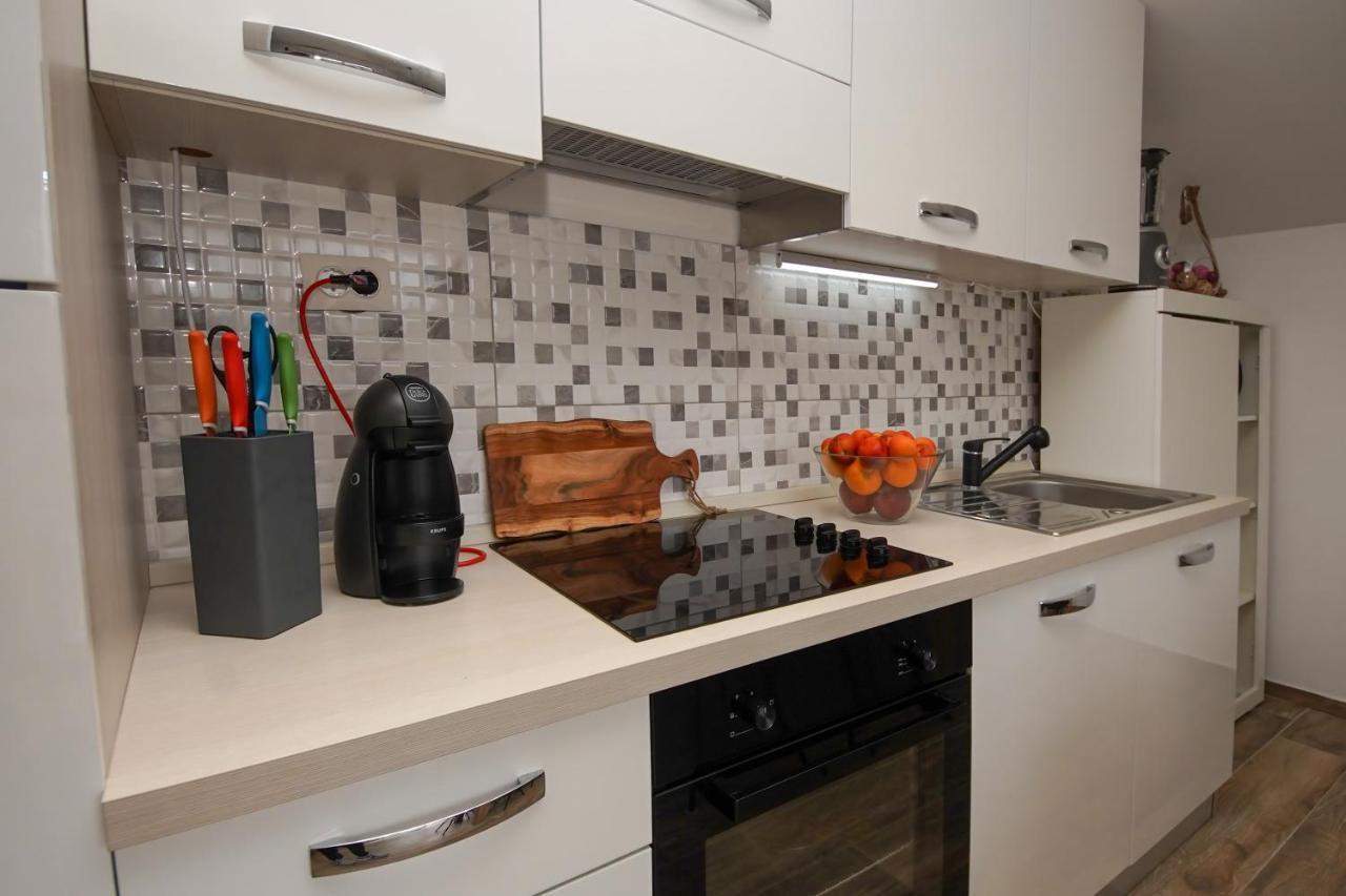 Kaprije Apartmani Tina I Ena Kültér fotó