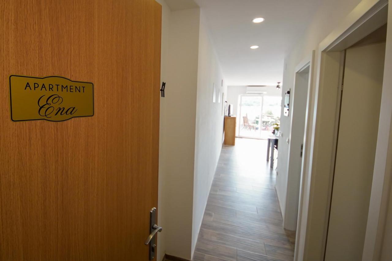 Kaprije Apartmani Tina I Ena Kültér fotó