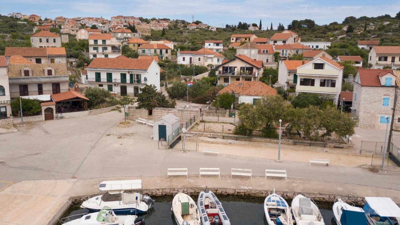 Kaprije Apartmani Tina I Ena Kültér fotó